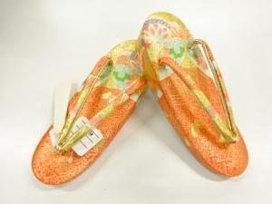 未使用品　桜に蝶模様織出し子供用草履（21センチ）